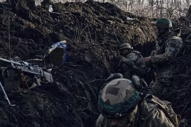Tuy nhiên theo các nguồn tin của Bộ Quốc phòng Ukraine cho biết, “mọi thứ đều trong tầm kiểm soát”. Người phát ngôn của nhóm quân Tavria, Dmitry Likhovoy nói rằng, quân Ukraine sẽ giữ vững tuyến phòng thủ Tonenkoye, Orlovka và Berdychi; và quân Nga sẽ phải “dừng chân” tại đây.