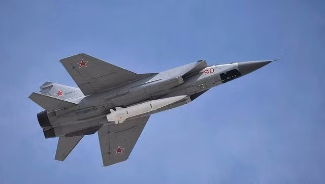 Một số thông tin lộ ra sau đó cho thấy, việc Quân đội Nga sử dụng loại tên lửa siêu thanh Dagger có tốc độ tối đa gấp 10 lần tốc độ âm thanh, chắc chắn không nhằm mục đích đơn giản là tấn công hệ thống năng lượng của Ukraine, mà là để bắt được "con cá lớn".