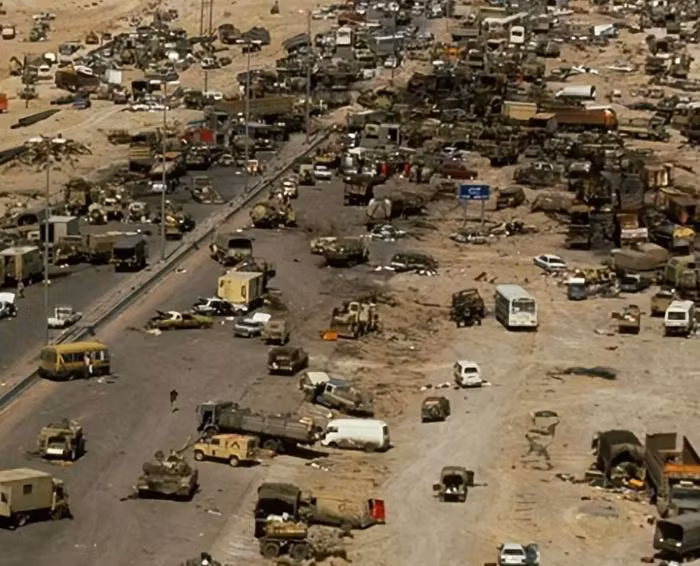 Quân đội Mỹ chỉ mất 42 ngày để đánh bại Iraq trong Chiến tranh vùng Vịnh lần thứ nhất và toàn bộ Quân đội Mỹ chỉ mất vài trăm binh sĩ trong cuộc chiến. Mặc dù Iraq cũng là cường quốc quân sự khu vực, được đầu tư nhiều vũ khí hiện đại và khi đó, Quân đội Iraq vừa trải qua cuộc chiến dài với Iran.