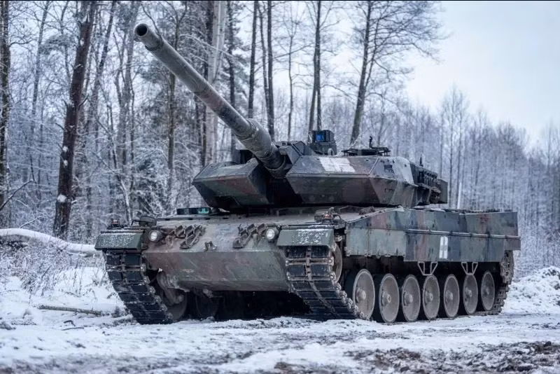 Ông Schäfer cũng là một chuyên gia về ngân sách quốc phòng, cho biết: “Thật không may, Ukraine chỉ có thể sử dụng tốt một số lượng rất nhỏ xe tăng được chuyển từ Đức”.