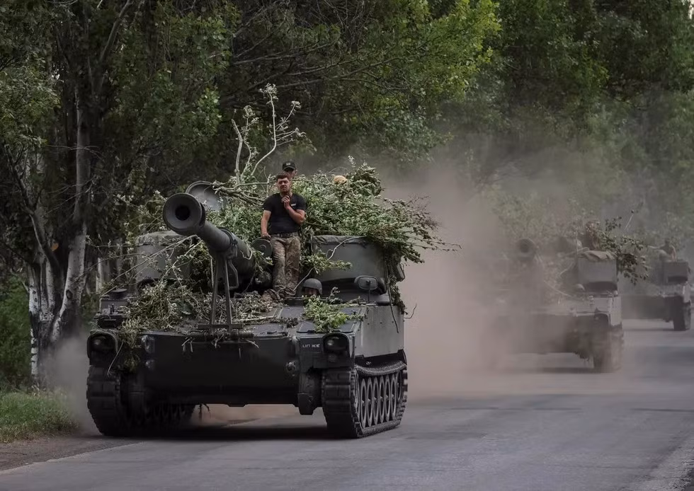 Đồng thời, Tổng thống Ukraine tiếp tục một lần nữa hướng về phương Tây kêu gọi, với hy vọng nhận được viện trợ thêm vũ khí phòng không hiện đại và vũ khí tấn công tầm xa.
