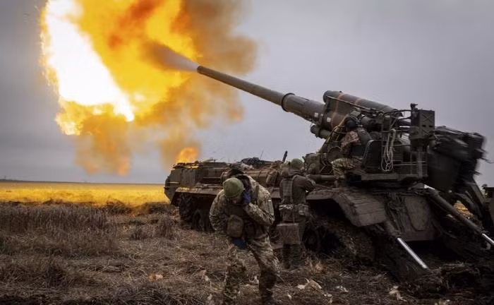 Khi quân Nga chọc thủng tuyến phòng thủ thứ nhất, quân Ukraine lập tức mở đợt pháo kích quy mô lớn vào tuyến phòng thủ đầu tiên; sau đó lực lượng tinh nhuệ ở tuyến phòng thủ thứ hai nhanh chóng cơ động tiến công về tuyến đầu tiên.