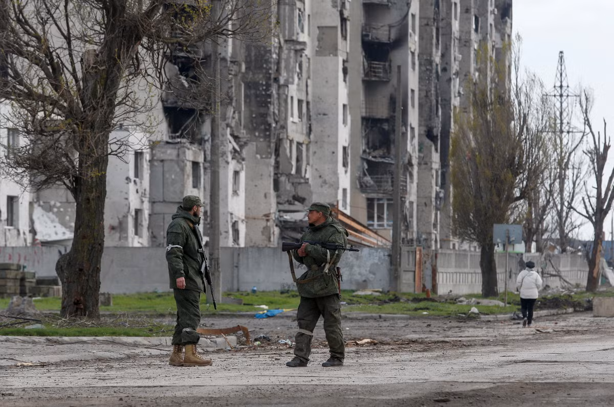 Hiện liên quân Nga đã kiểm soát hầu hết phía đông Donbass, và tuyến phòng thủ của Ukraine tiếp tục bị thu hẹp. Xét theo khả năng tác chiến của Quân đội Ukraine, Quân đội Ukraine không có đủ sức mạnh để lật ngược tình thế trong thời điểm hiện tại. Việc liên quân Nga giành quyền kiểm soát hoàn toàn khu vực Donbass như phương Tây dự đoán trong tháng 5, có thể trở thành hiện thực.