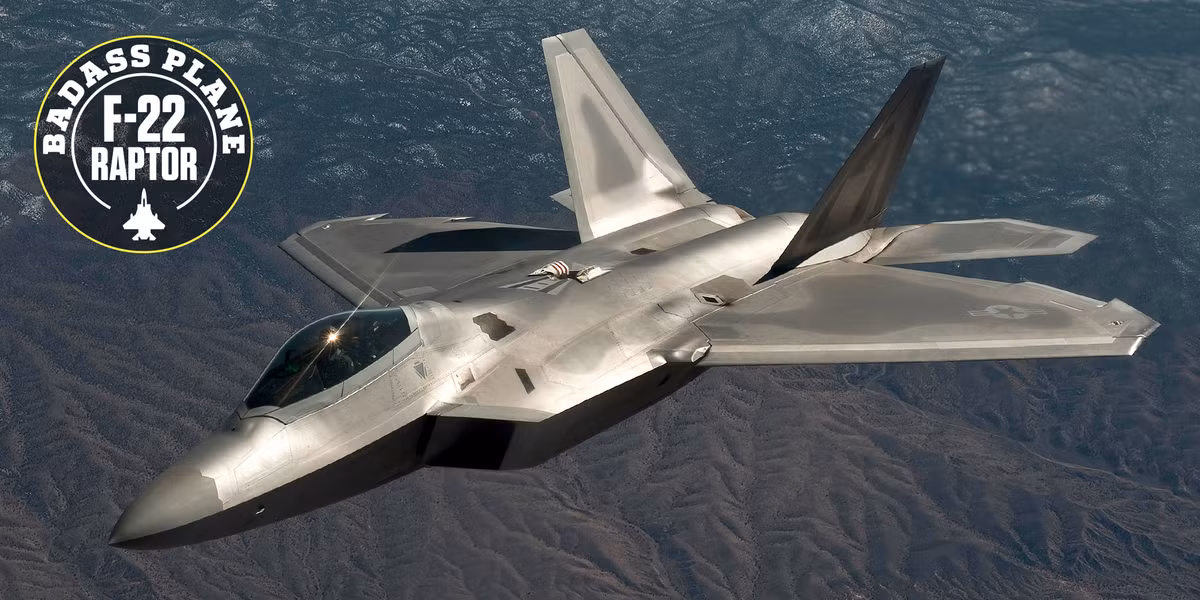 Đồng thời, F-22 tích hợp hầu hết tất cả các công nghệ cần thiết cho không chiến tầm xa và không chiến tầm gần, giúp phi công thực hiện chiến thuật không chiến hiện đại “phát hiện trước, bắn trước và thoát ly nhanh”.