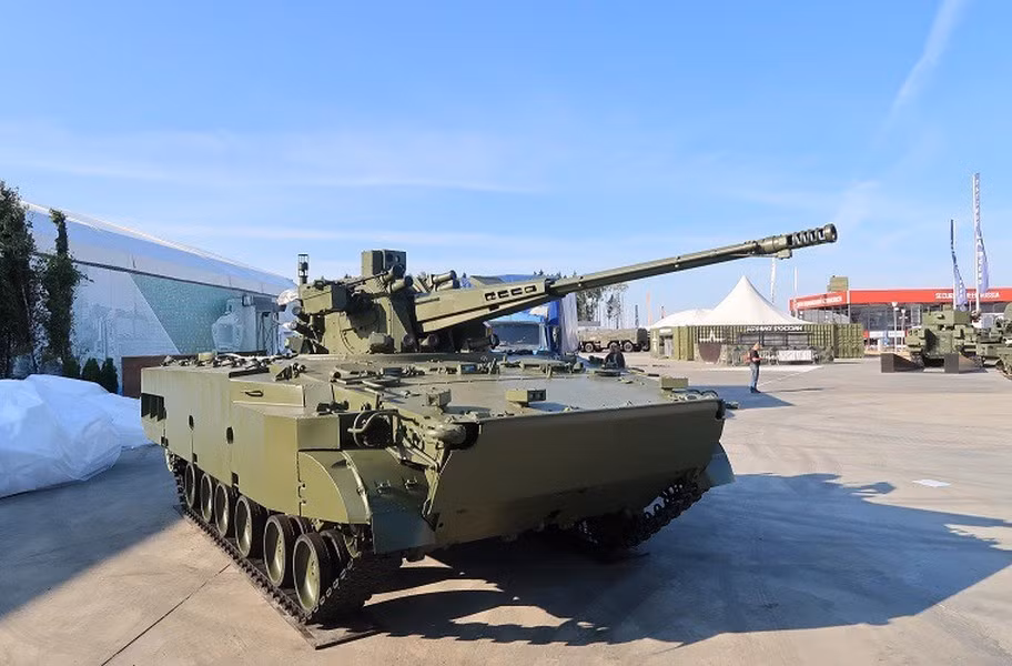2S38 sử dụng khung gầm xe chiến đấu bộ binh BMP-3, đã được kiểm chứng qua thực tế; pháo phòng không này được trang bị pháo tự động 57mm, không chỉ có hỏa lực mạnh, mà còn có thể bắn đạn với độ chính xác vào mọi mục tiêu, từ trực thăng bay thấp, tên lửa hành trình, UAV cho đến mục tiêu trên mặt đất. 