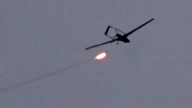 Lấy UAV TB2 mà Thổ Nhĩ Kỳ cung cấp cho Ukraine làm ví dụ, Valiuk chỉ ra: "Khi bắt đầu cuộc chiến, loại máy bay này được triển khai thường xuyên và đạt được hiệu quả tốt. Nhưng trong chuyến bay gần đây, UAV TB2 chỉ ở trên không hơn 30 phút”. Theo nhà sản xuất máy bay Baykar của Thổ Nhĩ Kỳ, UAV TB2 có thể bay liên tục trên không tới 27 giờ. 