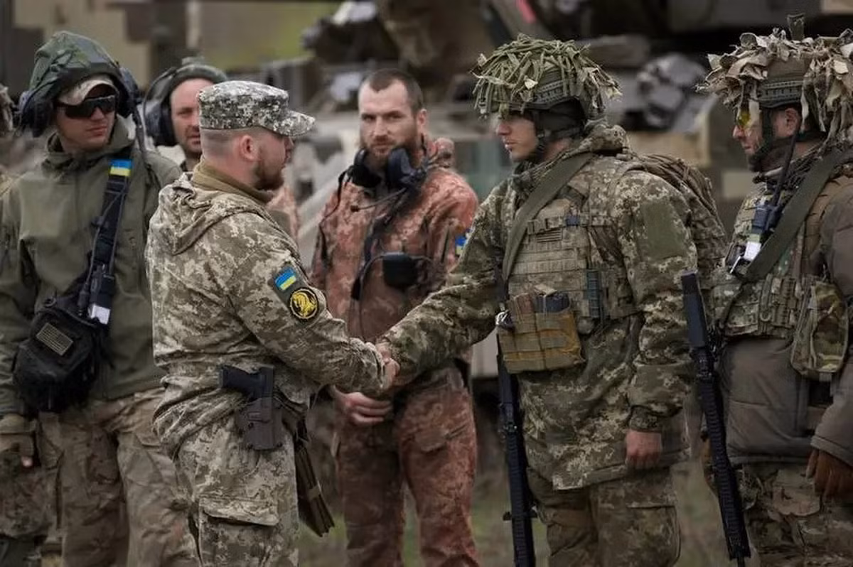 Quân đội Ukraine hiện thực hiện chiến lược “phân lũ cứu đê”, khi tiếp tục mở chiến dịch tấn công vào tỉnh Belgorod, với mục đích nhằm phân tán lực lượng của RFAF, và kéo dài thời gian cho tuyến phòng thủ phía đông. Tuy nhiên, chiến lược này chỉ là giải pháp tạm thời. Bộ Tổng tham mưu AFU thừa nhận rằng, tỷ lệ thương vong của lực lượng đột kích tham gia chiến dịch này lên tới 47%.