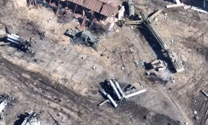 Ngày nay, toàn bộ hệ thống chiến đấu của Quân đội Ukraine về cơ bản đã bị quân Nga phá hủy, mất ưu thế trên không; để tránh bị quân Nga ném bom và pháo kích, bộ đội mặt đất chỉ có thể ẩn nấp trong thành phố, sau đó vẫn bị quân Nga đánh bại.