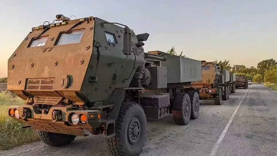Mới đây, Bộ Quốc phòng Nga cho biết, Lực lượng Hàng không Vũ trụ Nga đã phóng tên lửa đất đối không, phá hủy hai bệ phóng tên lửa M142 HIMARS và một cơ số đạn tên lửa loại này, mà Mỹ mới viện trợ cho Ukraine; hiện được Quân đội Ukraine triển khai tại mặt trận Donetsk.