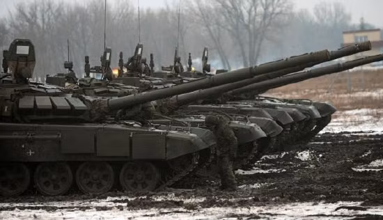 Nga làm như vậy sẽ loại Ukraine khỏi NATO, cấm triển khai các căn cứ quân sự của phương Tây trên lãnh thổ láng giềng, và giảm thiểu hợp tác quân sự của Ukraine với các nước phương Tây càng sớm càng tốt.