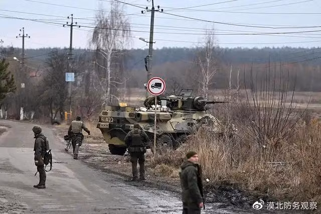 Theo thông tin, EU sẽ đào tạo 15.000 lính kỹ thuật cho Quân đội Ukraine trong vòng hai năm. Hiện Anh cũng đang đào tạo đợt thứ hai gồm 5.000 binh sĩ Ukraine bao gồm lính cứu thương, lính đặc nhiệm và các binh sĩ khác. 