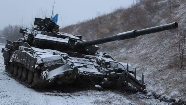 Nên nhớ vào năm 1992, khi Liên Xô vừa tan rã, Ukraine có hơn 4.000 xe tăng, trong đó có 2.000 xe tăng còn trong biên chế chiến đấu, bao gồm 660 xe tăng T-64BV, hơn 100 xe tăng T-64BM và xe tăng T-72, T-80BV và T-84. Quân đội Ukraine hiện được trang bị hơn 800 xe tăng và dự trữ 1.200 xe tăng.