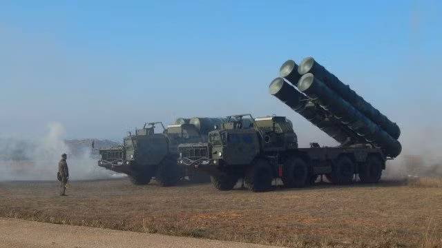 Nga se tung may bay tang hinh Su-57 de san lung F-16 cua Ukraine-Hinh-4