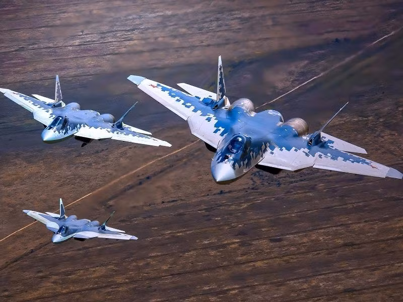 Rostec cho biết trong một tuyên bố được hãng thông tấn TASS của Nga đưa tin “Chương trình phát triển máy bay chiến đấu Su-57 và Su-75 Checkmate của Nga, luôn khiến phương Tây cảm thấy khó chịu và thường xuyên trở thành tâm điểm tin giả của truyền thông phương Tây. 