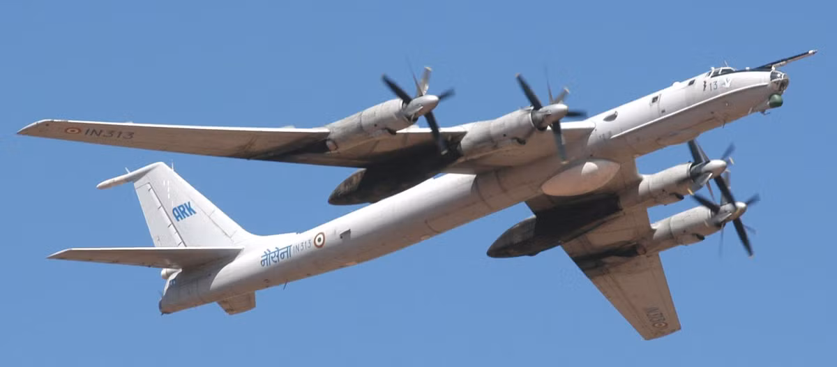 Từ quan điểm thực tế, máy bay chống ngầm tầm xa Tu-142M3 có bán kính hoạt động 6.200 km và tầm bay tối đa hơn 12.000 km; nó cũng có khả năng tiếp nhiên liệu trên không và có thể trang bị tên lửa hành trình tầm xa, để thực hiện các cuộc không kích chiến lược. 