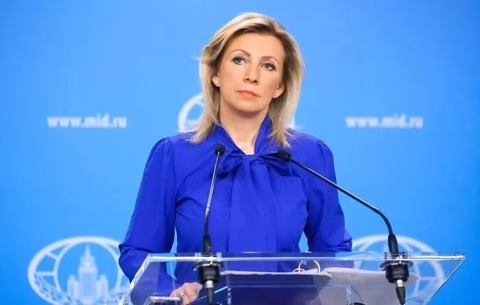 Vào ngày 14/3, người phát ngôn Bộ Ngoại giao Nga Maria Zakharova đã đăng một "lá thư cảm ơn" trên mạng xã hội, nói rằng bà sẽ chuyển lời cảm ơn của những người lính Nga tới người dân Australia - cảm ơn quân đội Ukraine (AFU) đã bỏ lại loạt xe bọc thép chở quân do Australia sản xuất, khi họ chạy trốn khỏi tỉnh Kursk.