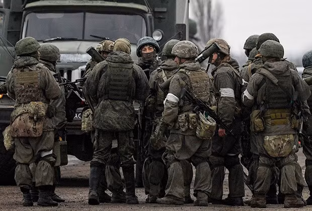 Trước tình hình Kharkov nguy cấp, Bộ Tổng tham mưu AFU lúc này đã phải huy động các đơn vị dự bị cơ động tinh nhuệ để phản công, buộc RFAF cũng phải phải đưa quân tiếp viện khẩn cấp. Tuy nhiên, Sư đoàn bộ binh cơ giới 72 vẫn chỉ là lực lượng dự bị ở tuyến sau, chưa tham chiến trực tiếp.