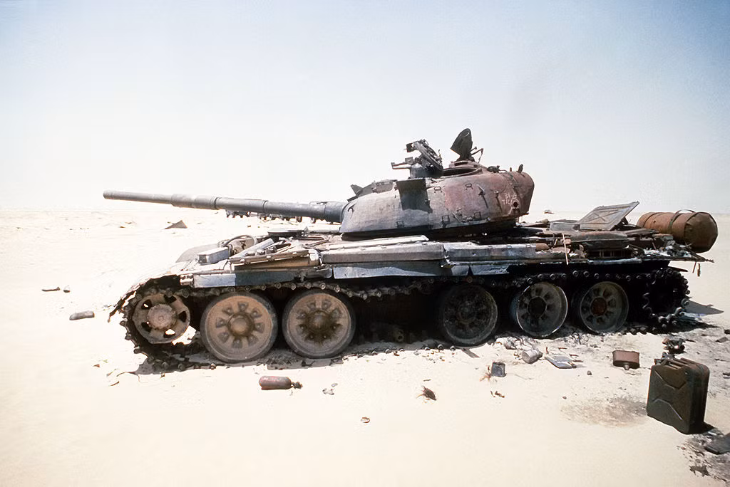Sau Chiến tranh vùng Vịnh, huyền thoại về xe tăng T-72 của Liên Xô đã tan vỡ, do tổn thất vô cùng nặng nề và nó được coi là “quan tài thép” di động. Ngược lại, xe tăng M1A1 Abrams của Quân đội Mỹ đã trở thành đại diện và biểu tượng của xe tăng tiên tiến.