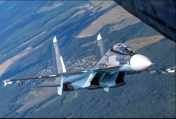 Hiện lực lượng không quân hải quân của Nga được biên chế máy bay chiến đấu Su-30 (chủ yếu là biến thể Su-30SM). Vì vậy, việc sử dụng Su-30SM tấn công các mục tiêu trên biển (kể cả tàu có người lái và không người lái), là một phần nhiệm vụ thường xuyên của phi công hải quân và Nga. 