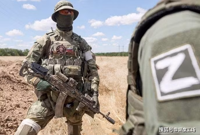 Cuối tuần vừa rồi, tất cả các chiến trường Ukraine, về cơ bản đang trong tình trạng tạm nghỉ giao tranh. Nhìn chung trên toàn chiến trường không có những trận đánh lớn, kể cả các khu vực do lực lượng tự xưng thân Nga kiểm soát.