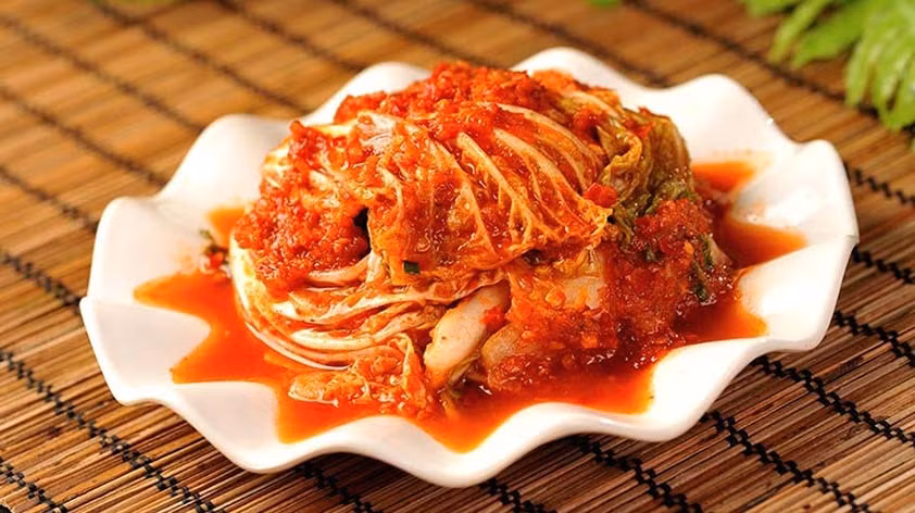 Người Hàn Quốc rất thích ăn kim chi, có thể nói đây gần như là một trong những "món ngon quốc dân", không thể thiếu được của người Hàn Quốc. Giờ đây kim chi không chỉ đơn thuần là một món ăn kèm, nó còn được chế thành nước tăng lực.