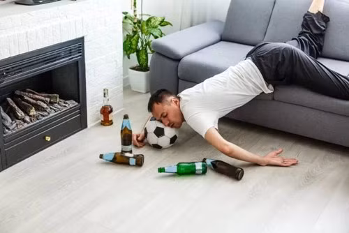 Gap 2 kieu nguoi nay, tuyet doi dung ep ruou keo hoi han ca doi-Hinh-2
