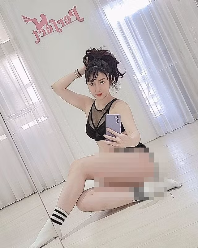 Với cơ thể nóng bỏng và khả năng múa cột thần sầu, nữ người mẫu được so sánh với diễn viên phim người lớn cực nổi tiếng của Nhật Bản là Hatano Yui.