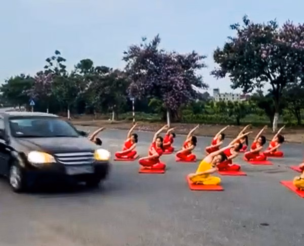 Xu phat them 16 nguoi tap yoga giua duong o Thai Binh