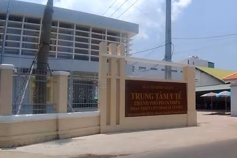 Lanh dao BV Phan Thiet lien quan an tham o, nop tien khac phuc...thoat toi?