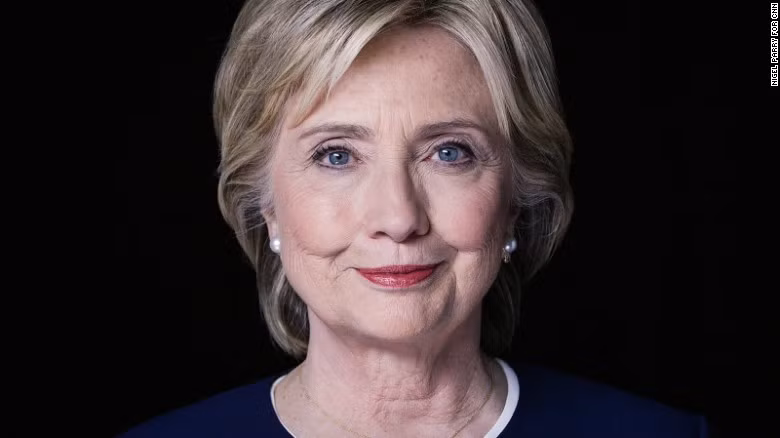 Trước khi kết hôn với cựu Tổng thống Mỹ Bill Clinton, bà Hillary Clinton có tên là Hillary Rodham.