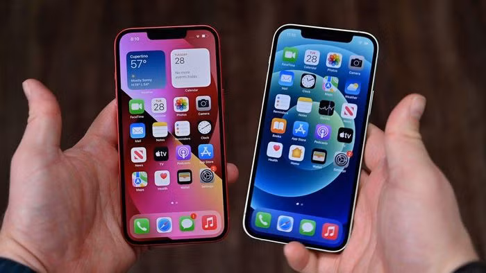 Tuy nhiên, iPhone 14 sẽ không còn tai thỏ và thay vào đó là màn hình hình đục lỗ có phần khuyết dạng hình "viên thuốc".