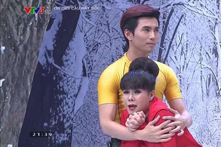 Angela Phuong Trinh gianh cup “On gioi cau day roi!“