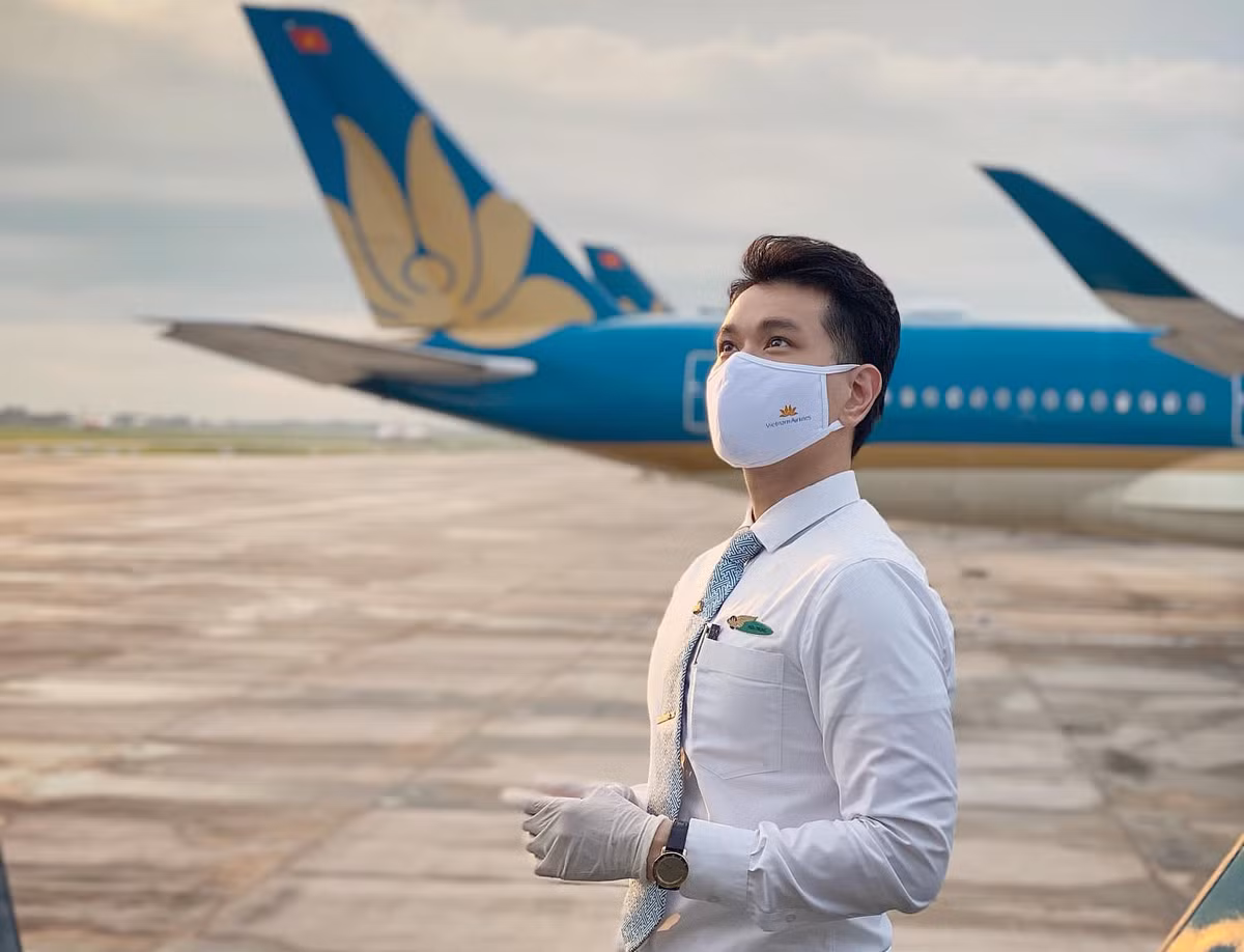 Chàng tiếp viên tâm sự về chuyến bay đặc biệt đến Guinea Xích Đạo - Hình 2 Chang tiep vien tam su ve chuyen bay dac biet den Guinea Xich Dao-Hinh-2