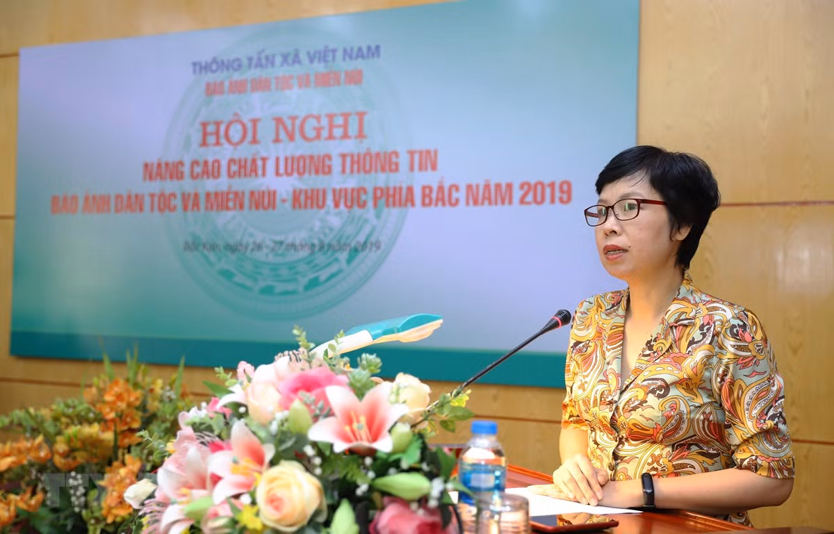 Bà Vũ Việt Trang bắt đầu sự nghiệp báo chí của mình ở vị trí Biên tập viên, Ban biên tập tin Đối ngoại - TTXVN từ năm 1993. (Ảnh: TTXVN)