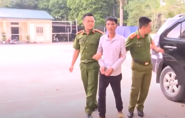 Ban chuyên án tiếp tục mở rộng diện điều tra, phối hợp với Phòng Cảnh sát hình sự Công an tỉnh Phú Thọ và Công an một số huyện thuộc tỉnh Phú Thọ, đồng thời được sự giúp đỡ tích cực của Phòng Trọng án, Cục Cảnh sát hình sự (Bộ Công an) đã xác định đối tượng giết là Nguyễn Tiến Giảng (SN 1990, trú tại khu 6, xã Phú Mỹ, huyện Phù Ninh, tỉnh Phú Thọ) nghi vấn số 1 của vụ án. (Ảnh: ANTV)