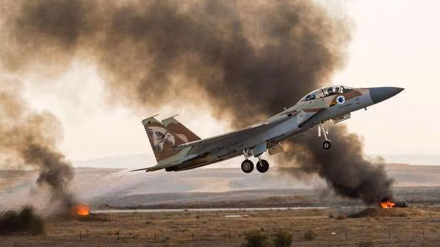 Phía Israel báo cáo rằng Không quân Israel đã ném bom ít nhất 11 mục tiêu của Iran ở Syria, và của lực lượng vũ trang Hezbollah trên lãnh thổ Lebanon. Đặc biệt, một số lượng lớn máy bay chiến đấu F-35 của Israel đã bao vây khu vực bố trí tên lửa phòng không S-300 của Quân đội Chính phủ Syria; sẵn sàng tiến công, nếu các hệ thống này khai hỏa vào máy bay của Israel.