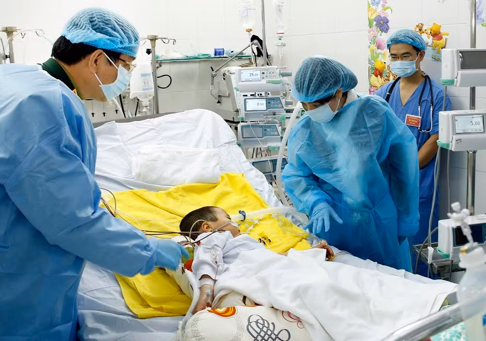Liên tiếp phẫu thuật thành công nhiều ca bệnh hiếm đầu năm 2017 - Hình 3 Lien tiep phau thuat thanh cong nhieu ca benh hiem dau nam 2017-Hinh-3