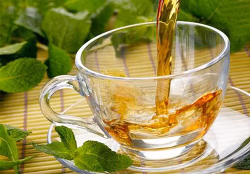  Cây húng lủi được cho là có tác dụng kích hoạt tuyến nước bọt cũng như các tuyến khác tham gia quá trình tiêu hóa, làm cho các tuyến này tiết ra những men tiêu hóa giúp hệ tiêu hóa của bạn hoạt động tốt hơn.