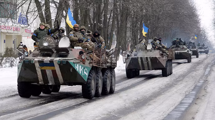 Quan doi Ukraine tan cong vao hai thi tran ly khai