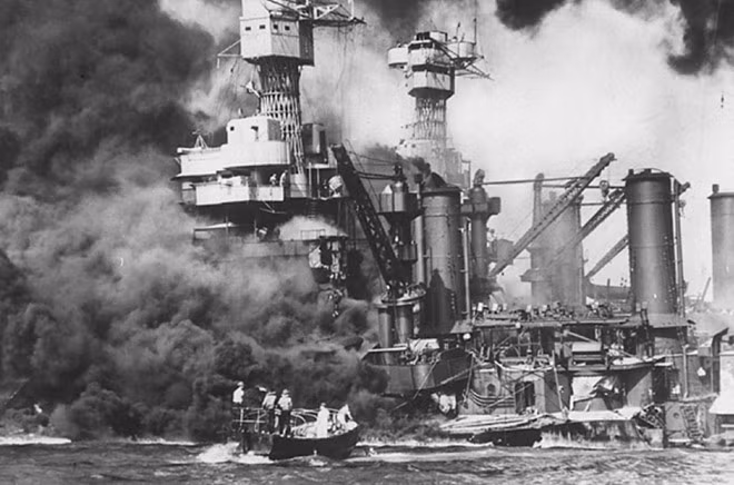 Trận Trân Châu Cảng bắt đầu lúc 7h55 sáng Chủ nhật ngày 7/12/1941 và kết thúc vào lúc 9h45 cùng ngày.