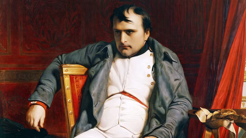 Khi bị đàn thỏ "tấn công", Napoleon không thể chạy thoát, thậm chí còn bị ngã xuống đất. May mắn là Napoleon không bị thương nghiêm trọng khi được các quần thần và binh sĩ đến đuổi đàn thỏ đi.