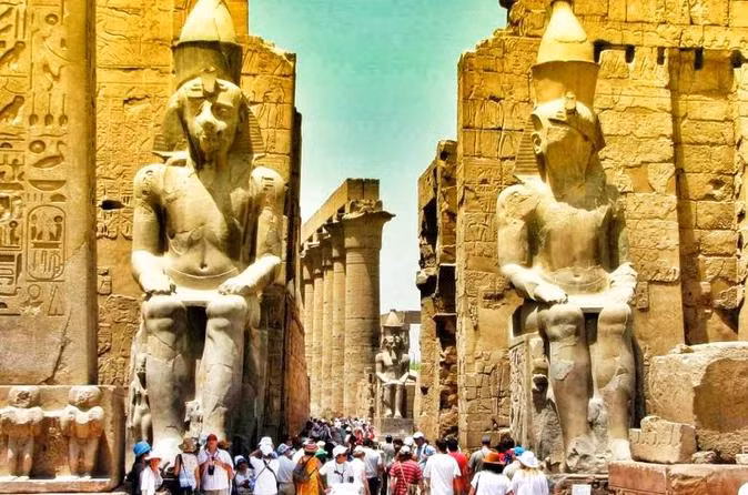 Karnak được đánh giá là ngôi đền quan trọng nhất trong quần thể đền đài lăng tẩm của Ai Cập cổ đại tại thành phố cổ Luxor.