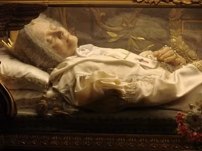 Anna Maria Taigi nổi tiếng là người tốt bụng, hay làm việc thiện, giúp đỡ người nghèo khổ, bệnh tật. Bà cũng nghe theo tiếng gọi của Chúa.