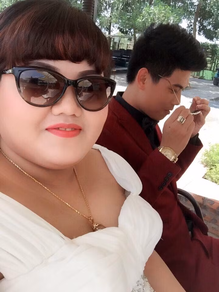 Hiện tại cặp đôi chồng gầy vợ béo đáng yêu đang cùng sinh sống và làm công việc kinh doanh ở Hạ Long, Quảng Ninh. Có cô vợ khá đặc biệt, Thanh Tùng thường xuyên lên mạng đăng ảnh trêu chọc, “nịnh” vợ bằng những bức thư, status rất mùi mẫn.