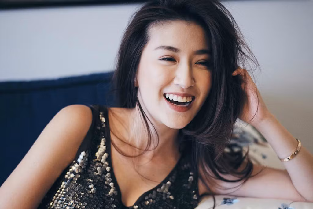 Blog Poise Polish của fashionista 9X ra đời vào tháng 6/2010. Sau 7 năm hoạt động, trang này hiện thu hút lượng theo dõi lớn. Năm 2012, Silvia cho ra đời thương hiệu thời trang dành cho cả người lớn và trẻ em mang tên Poise24.