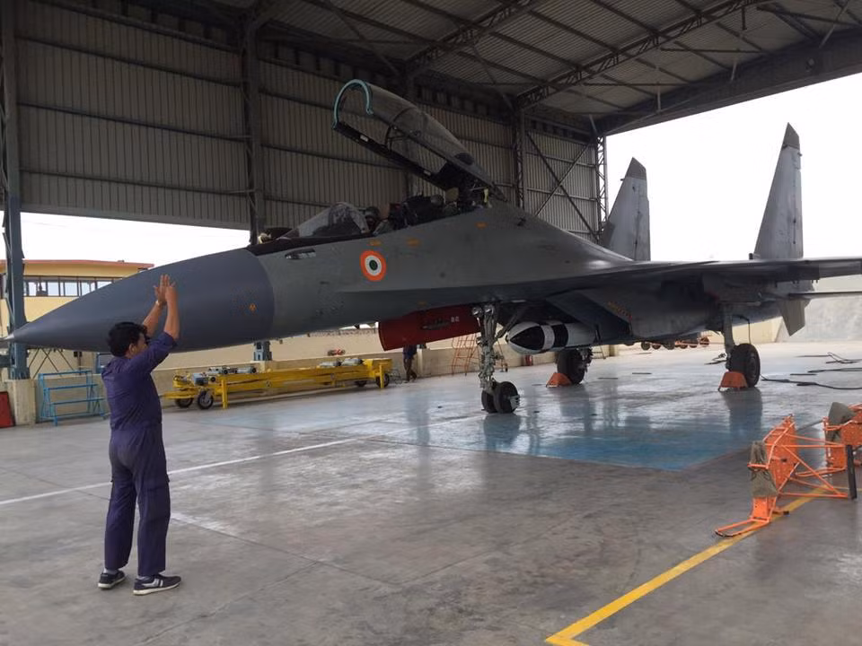 Anh may bay Su-30 lan dau bay cung sieu ten lua BrahMos