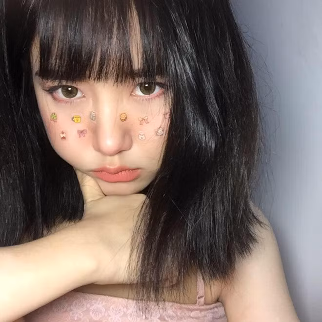 Phương Nhi cho hay ngoài đời, nhiều bạn bè cũng nhận xét cô giống người Nhật Bản và Hàn Quốc.