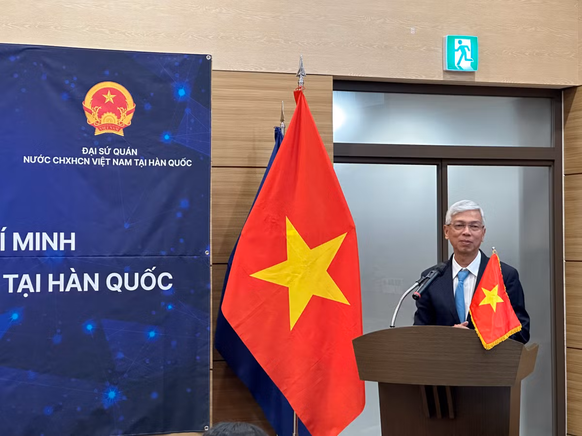 Lãnh đạo TP HCM gặp gỡ cộng đồng người Việt Nam tại Hàn Quốc - Hình 2 Lanh dao TP HCM gap go cong dong nguoi Viet Nam tai Han Quoc-Hinh-2