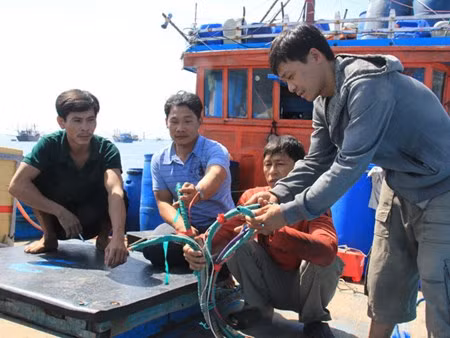 Một trường hợp tàu cá của ngư dân Bình Châu trình báo bị tàu Trung Quốc cướp, đập phá tài sản tại Hoàng Sa