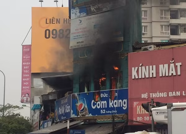 Hiện trường xảy ra vụ cháy quán cơm làm một người bỏng nặng.